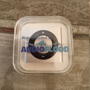 Apple iPod Shuffle Music Player